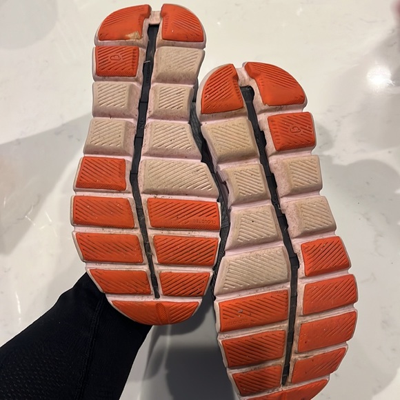 women’s on cloud - Picture 3 of 3